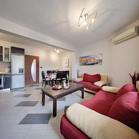 Southpark Luxe - Free Underground Parking Apartment โซเฟีย ภายนอก รูปภาพ